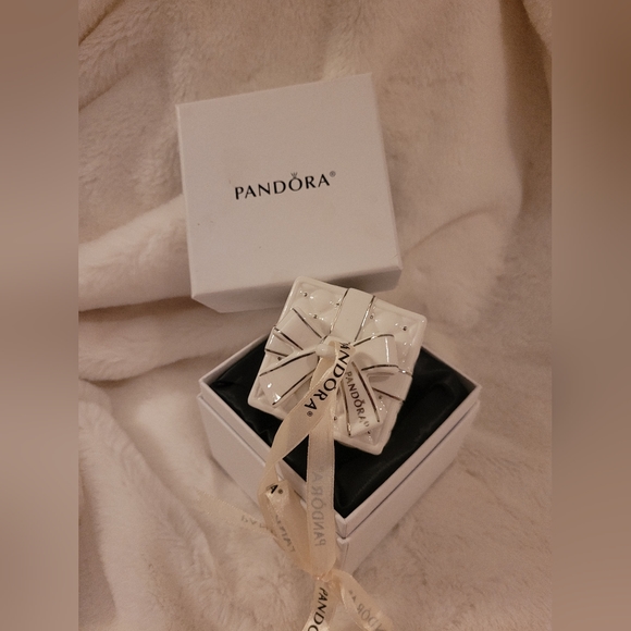 PANDORA Present Ornament - Picture 2 of 8